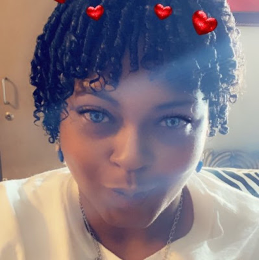 Meet your Posher, Valerie